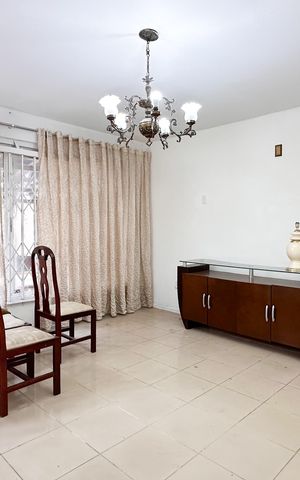 Casa à venda com 350m², 4 quartos e 4 vagasSala