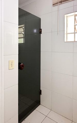 Casa à venda com 350m², 4 quartos e 4 vagasBanheiro Social