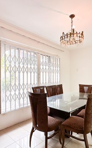 Casa à venda com 350m², 4 quartos e 4 vagasSala de Jantar