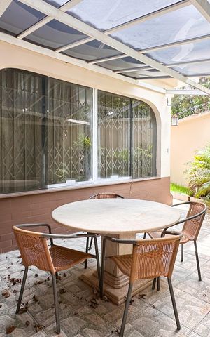 Casa à venda com 350m², 4 quartos e 4 vagasQuintal