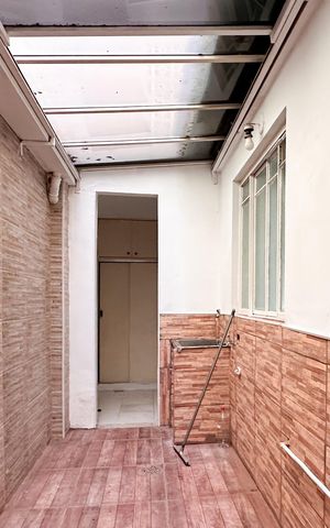Casa à venda com 350m², 4 quartos e 4 vagasÁrea de Serviço