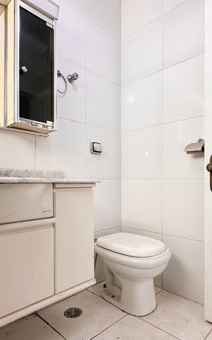 Casa à venda com 350m², 4 quartos e 4 vagasBanheiro Social