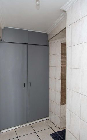 Casa à venda com 253m², 3 quartos e 2 vagasÁrea de Serviço