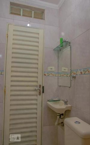 Casa para alugar com 317m², 3 quartos e 6 vagas Casa para alugar com 317m², 3 quartos e 6 vagasBanheiro