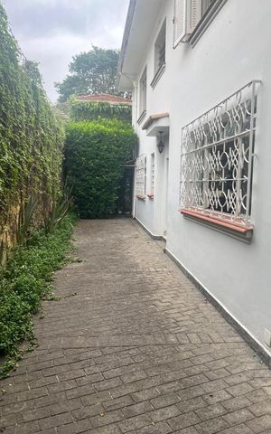 Apartamento para alugar com 138m², 6 quartos e 6 vagas