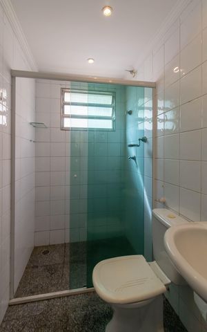 Apartamento à venda com 55m², 2 quartos e 1 vaga Apartamento à venda com 55m², 2 quartos e 1 vagaBanheiro