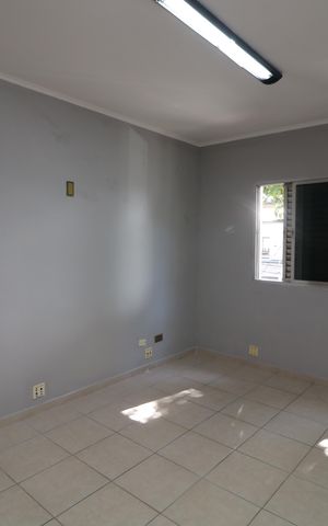Casa para alugar com 300m², 3 quartos e 2 vagasSuite