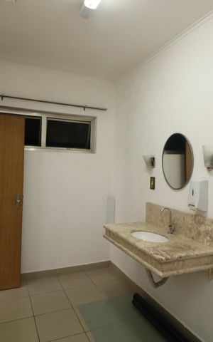 Casa para alugar com 300m², 3 quartos e 2 vagasBanheiro da Suíte 2