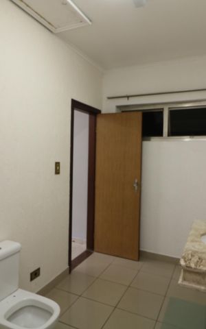 Casa para alugar com 300m², 3 quartos e 2 vagasBanheiro da Suíte 2