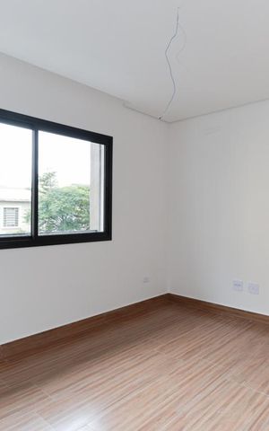 Casa à venda com 140m², 4 quartos e 2 vagas Casa à venda com 140m², 4 quartos e 2 vagasQuarto