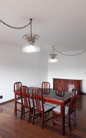 Apartamento à venda com 150m², 4 quartos e 2 vagas Apartamento à venda com 150m², 4 quartos e 2 vagasSala