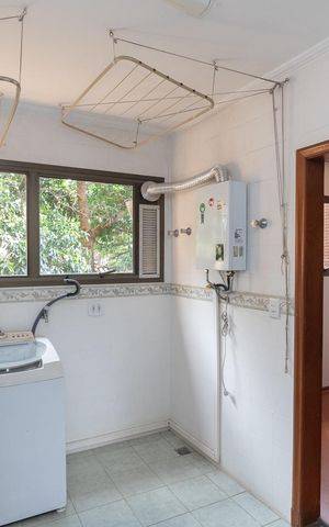 Apartamento à venda com 150m², 4 quartos e 2 vagas Apartamento à venda com 150m², 4 quartos e 2 vagasÁrea de Serviço