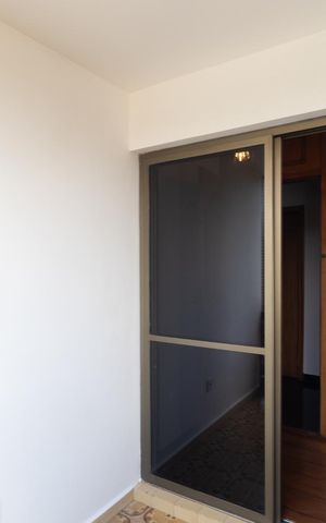 Apartamento à venda com 150m², 4 quartos e 2 vagas Apartamento à venda com 150m², 4 quartos e 2 vagasVaranda