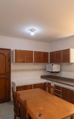 Apartamento à venda com 150m², 4 quartos e 2 vagas Apartamento à venda com 150m², 4 quartos e 2 vagasCozinha - Armários