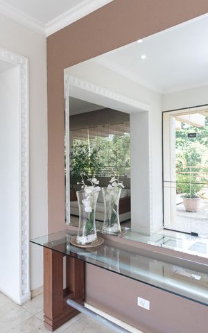 Apartamento à venda com 150m², 4 quartos e 2 vagas Apartamento à venda com 150m², 4 quartos e 2 vagasHall