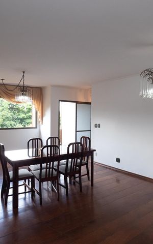 Apartamento à venda com 150m², 4 quartos e 2 vagas Apartamento à venda com 150m², 4 quartos e 2 vagasSala
