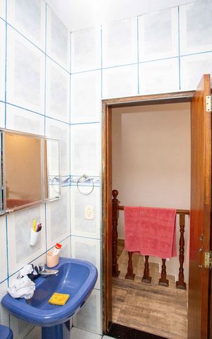 Casa para alugar com 76m², 4 quartos e 3 vagasBanheiro Social