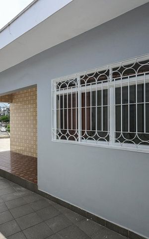 Casa à venda com 287m², 4 quartos e 2 vagasEntrada