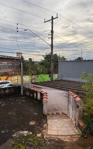 Casa para alugar com 220m², 2 quartos e 1 vaga Casa para alugar com 220m², 2 quartos e 1 vagaQuintal