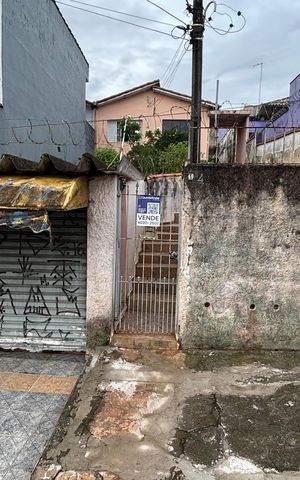 Casa para alugar com 220m², 2 quartos e 1 vaga Casa para alugar com 220m², 2 quartos e 1 vagaFachada