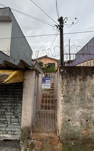 Casa para alugar com 220m², 2 quartos e 1 vaga Casa para alugar com 220m², 2 quartos e 1 vagaFachada