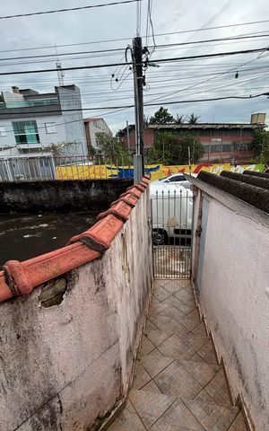 Casa para alugar com 220m², 2 quartos e 1 vaga Casa para alugar com 220m², 2 quartos e 1 vagaQuintal