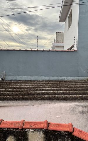 Casa para alugar com 220m², 2 quartos e 1 vaga Casa para alugar com 220m², 2 quartos e 1 vagaQuintal