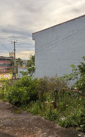 Casa para alugar com 220m², 2 quartos e 1 vaga Casa para alugar com 220m², 2 quartos e 1 vagaQuintal