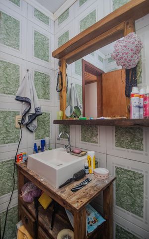 Casa de condomínio à venda com 100m², 2 quartos e 1 vaga Casa de condomínio à venda com 100m², 2 quartos e 1 vagaBanheiro