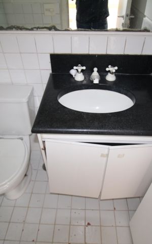 Apartamento para alugar com 200m², 3 quartos e 4 vagasBanheiro da Suíte 2