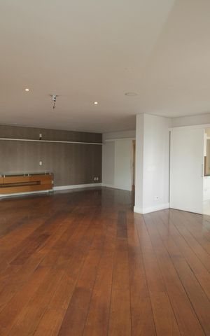 Apartamento à venda com 266m², 5 quartos e 3 vagasSala