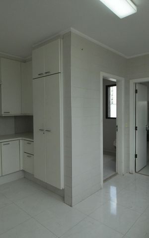 Apartamento à venda com 266m², 5 quartos e 3 vagasÁrea de Serviço