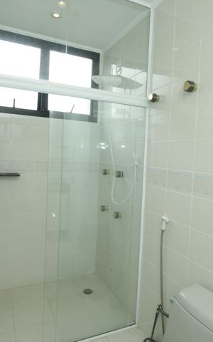 Apartamento à venda com 266m², 5 quartos e 3 vagasBanheiro da Suíte 1