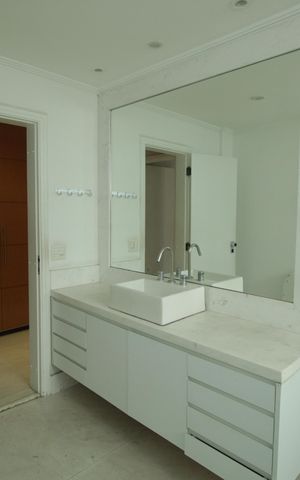 Apartamento à venda com 266m², 5 quartos e 3 vagasBanheiro da Suíte Master