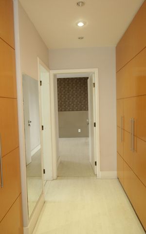 Apartamento à venda com 266m², 5 quartos e 3 vagasCloset