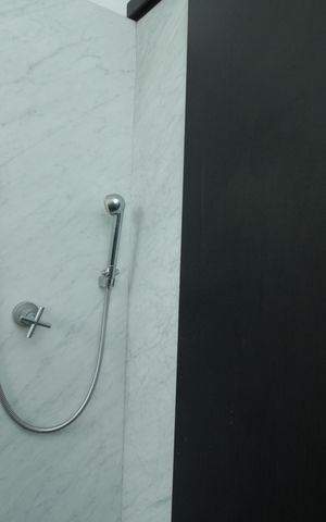 Apartamento à venda com 266m², 5 quartos e 3 vagasBanheiro da Suíte 2 e 3