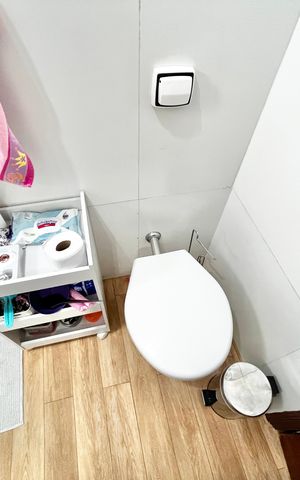 Casa à venda com 124m², 5 quartos e 2 vagas Casa à venda com 124m², 5 quartos e 2 vagasBanheiro
