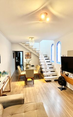 Casa à venda com 124m², 5 quartos e 2 vagas Casa à venda com 124m², 5 quartos e 2 vagasSala