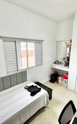 Casa à venda com 124m², 5 quartos e 2 vagas Casa à venda com 124m², 5 quartos e 2 vagasQuarto 2