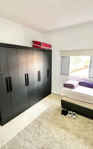 Casa à venda com 124m², 5 quartos e 2 vagas Casa à venda com 124m², 5 quartos e 2 vagasQuarto 1