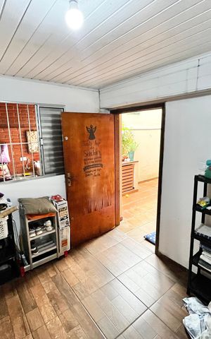 Casa à venda com 124m², 5 quartos e 2 vagas Casa à venda com 124m², 5 quartos e 2 vagasÁrea de Serviço