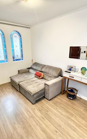 Casa à venda com 124m², 5 quartos e 2 vagas Casa à venda com 124m², 5 quartos e 2 vagasSala