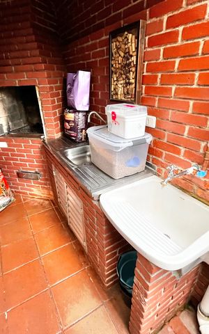 Casa à venda com 124m², 5 quartos e 2 vagas Casa à venda com 124m², 5 quartos e 2 vagasQuintal