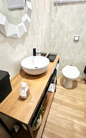 Casa à venda com 124m², 5 quartos e 2 vagas Casa à venda com 124m², 5 quartos e 2 vagasLavabo
