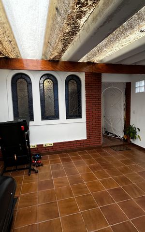Casa à venda com 124m², 5 quartos e 2 vagas Casa à venda com 124m², 5 quartos e 2 vagasGaragem
