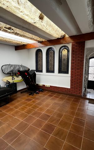 Casa à venda com 124m², 5 quartos e 2 vagas Casa à venda com 124m², 5 quartos e 2 vagasGaragem