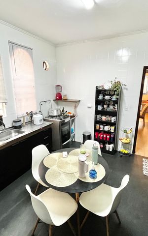 Casa à venda com 124m², 5 quartos e 2 vagas Casa à venda com 124m², 5 quartos e 2 vagasCozinha