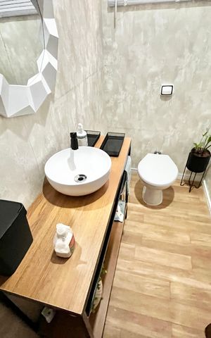 Casa à venda com 124m², 5 quartos e 2 vagas Casa à venda com 124m², 5 quartos e 2 vagasLavabo