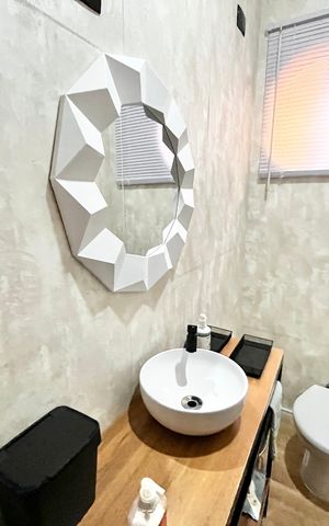 Casa à venda com 124m², 5 quartos e 2 vagas Casa à venda com 124m², 5 quartos e 2 vagasLavabo