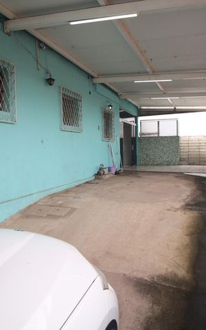 Casa à venda com 365m², 3 quartos e 4 vagasQuintal